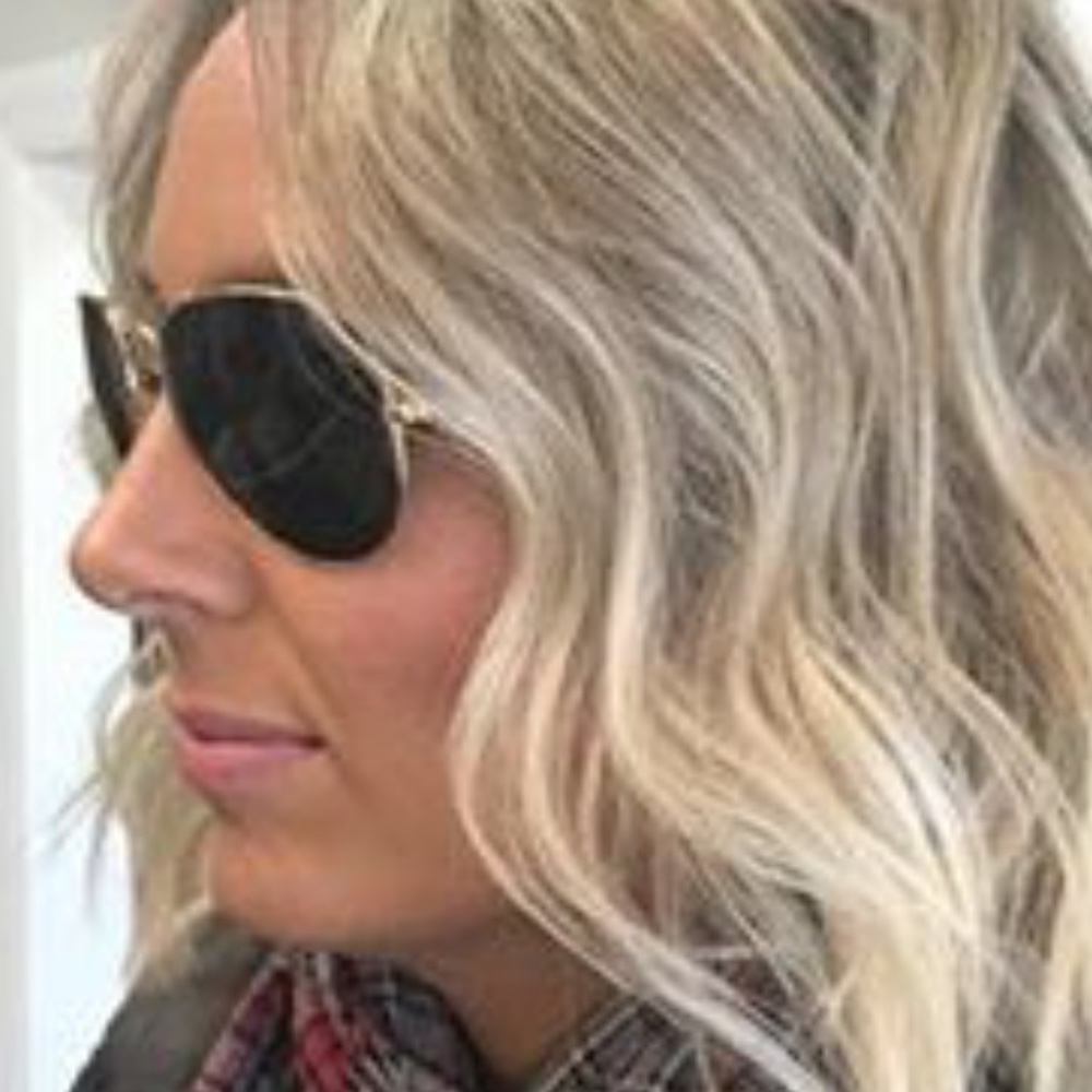 Meet your Posher, Laura